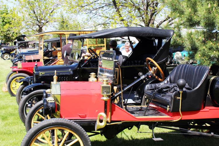 Annual Melba Fun Run celebrates 25 years of classic cars, an anniversary quilt, community