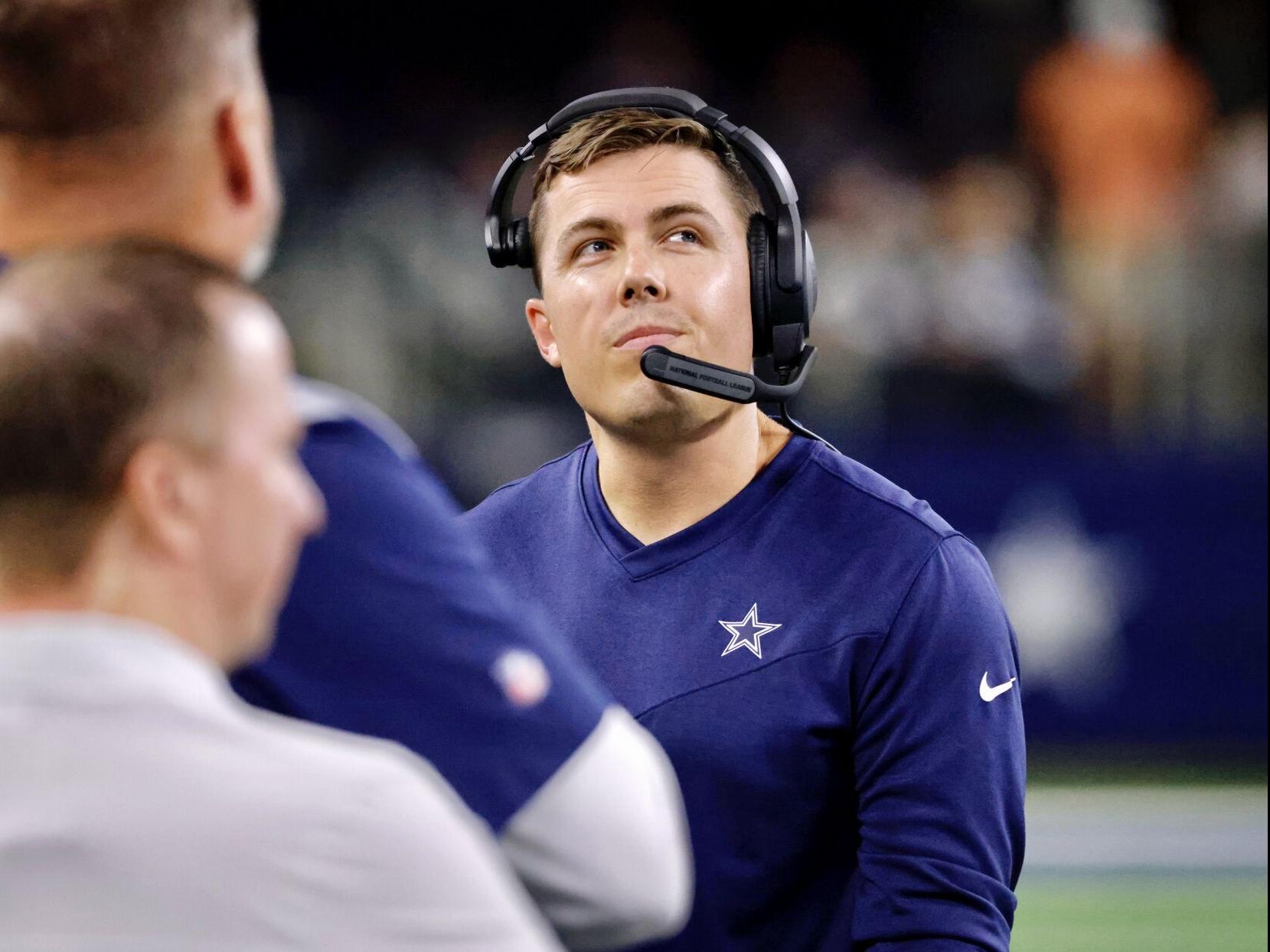 Chargers agree to hire Kellen Moore as offensive coordinator