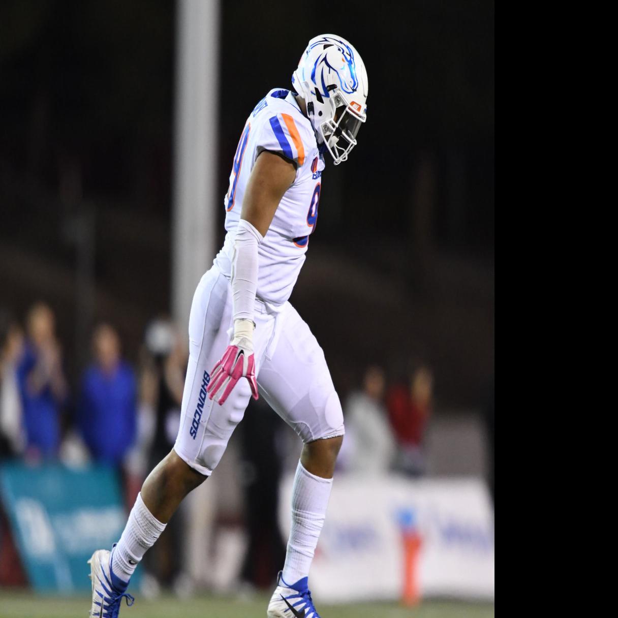 Notebook Weaver Sets All Time Mountain West Sack Record In Win At