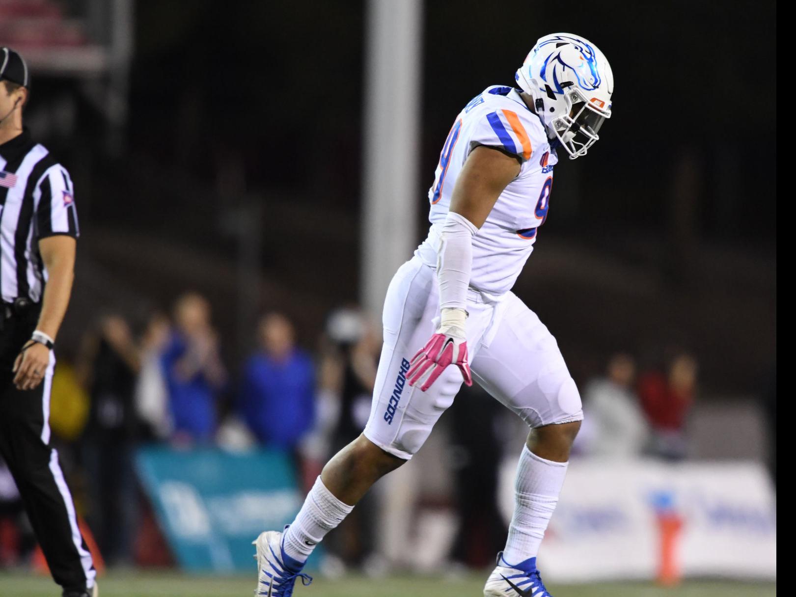 Notebook Weaver Sets All Time Mountain West Sack Record In Win At