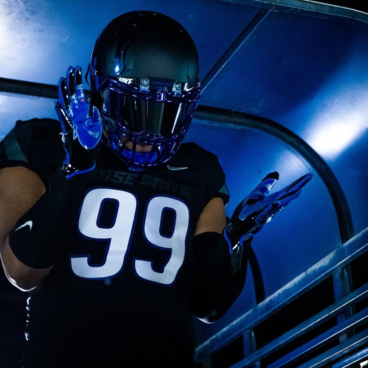 Boise State Unveils New All Black Uniforms Will Debut Them Against Air Force Boise State Football Coverage Idahopress Com