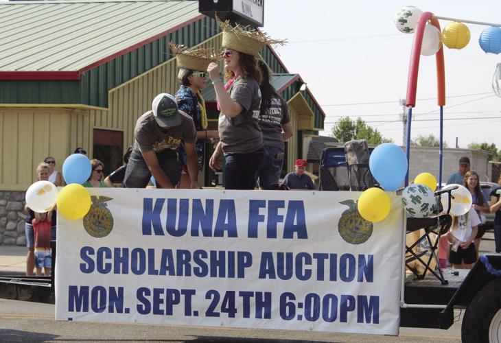 Water, beach floats featured in annual Kuna Days parade Complete news