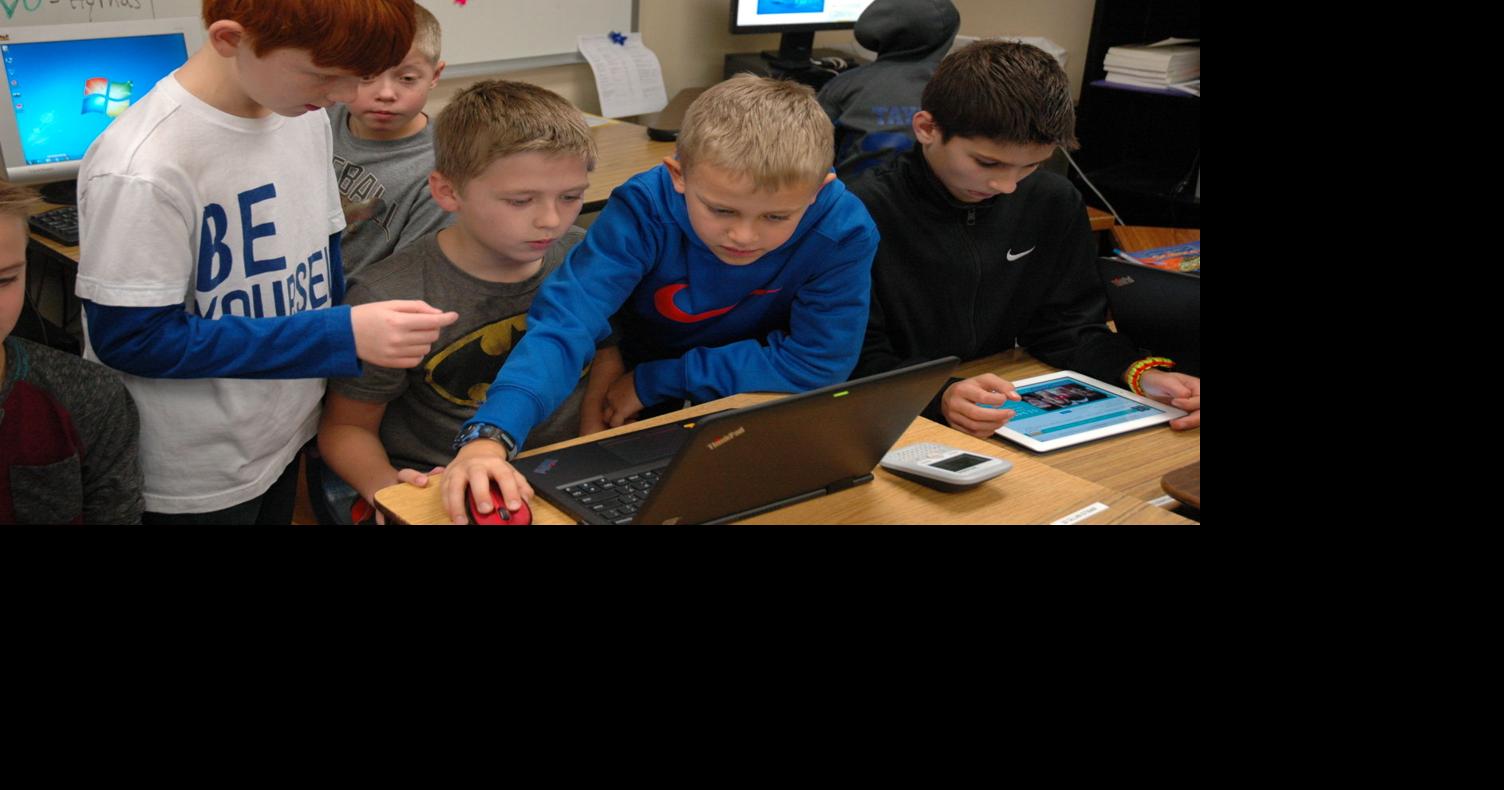 Students get hands-on programming education through Hour of Code event ...