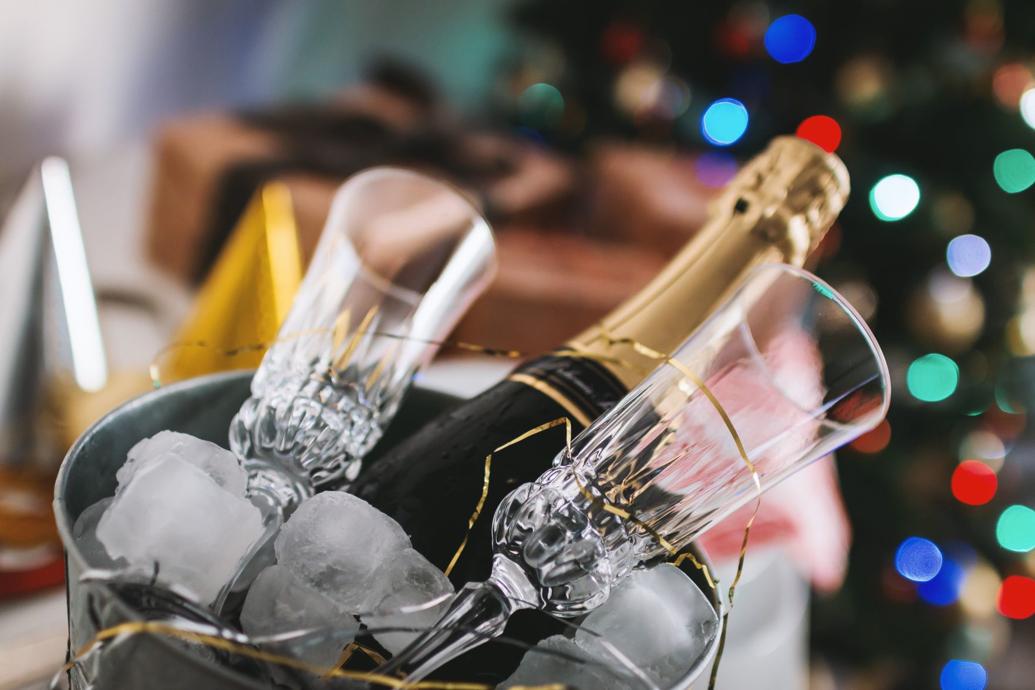 The How of Wine Cheers to New Year's — Putting the 'tradition' in