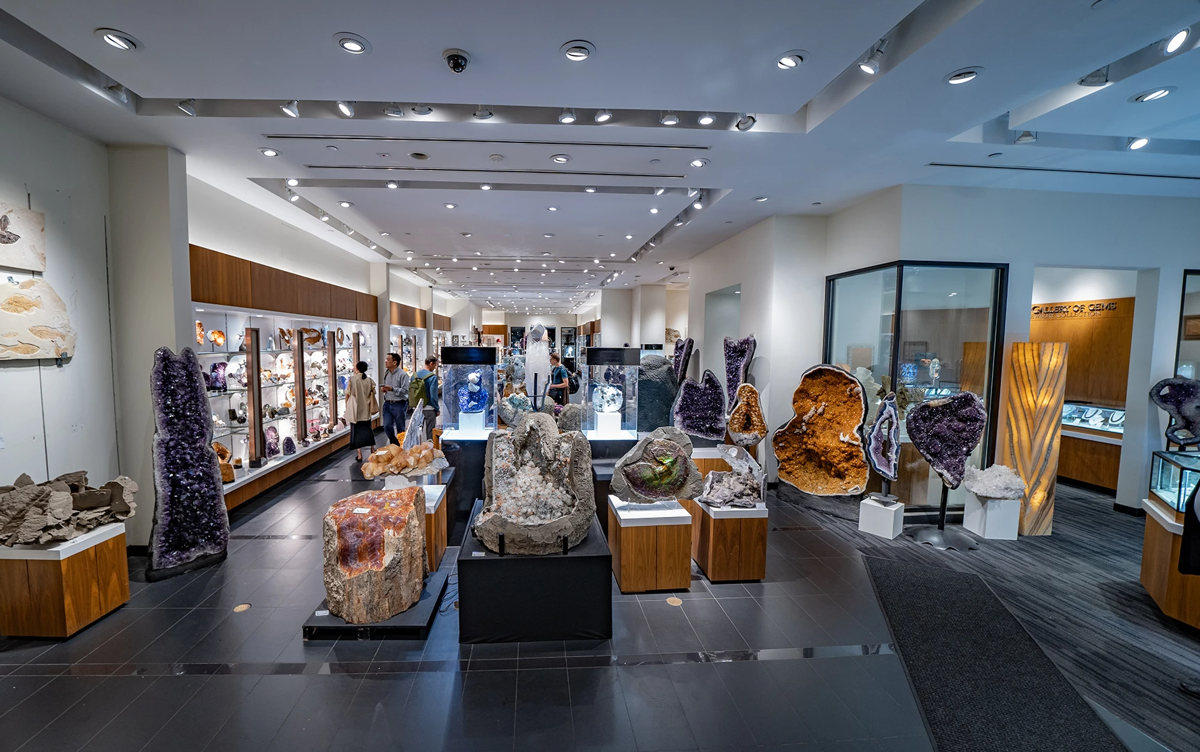 'Shock and awe' Large NYC gem gallery to open in second city