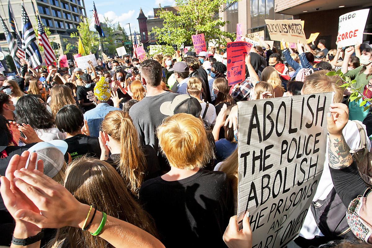 Boise Idaho Protest News About 1 000 Protesters From Two Sides Attend Protest At Boise City