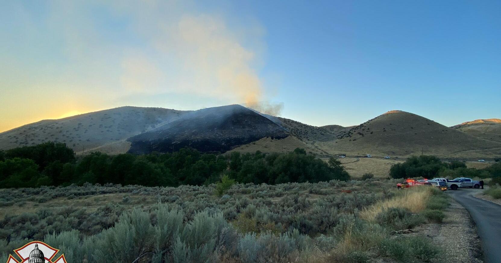 Grass fire burns 8-10 acres in northwest Boise