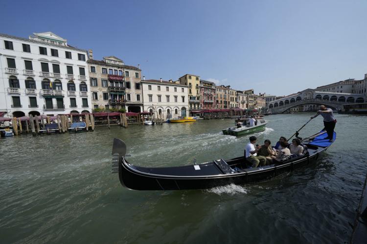 Photos from Venice as Jeff Bezos weds Lauren Sánchez | World News