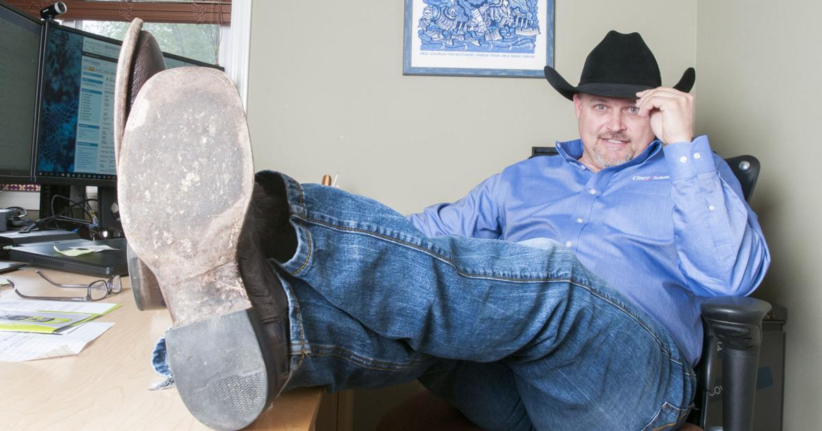 Local Reneck 'High-tech redneck': Homedale native goes from rodeos to tech-support ...