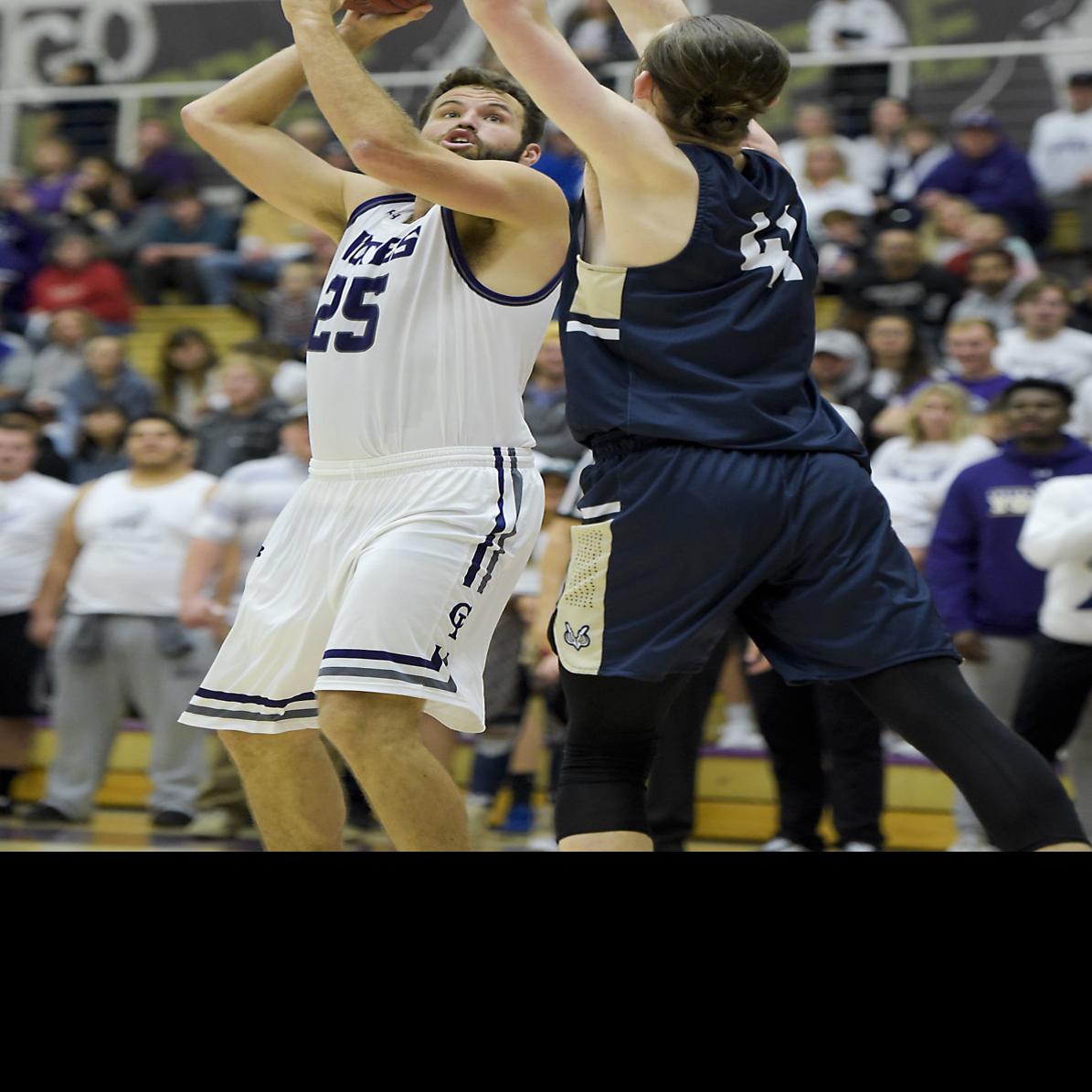 No 2 Ranked College Of Idaho Men S Basketball Team Holds Off Oit