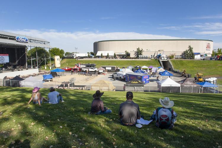 Snake River Stampede attracts large crowds, family atmosphere Local