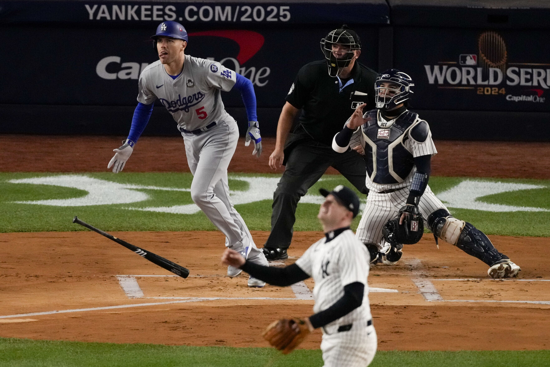 Freeman And Buehler Lead Dodgers Past Slumping Yankees 4-2 For 3-0 ...