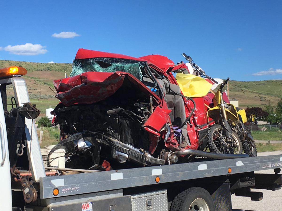 Two juveniles and Nampa man die in car crash on US30 Local News