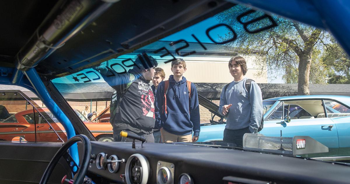 Borah High School's drag racing team gets in gear for first race of the ...