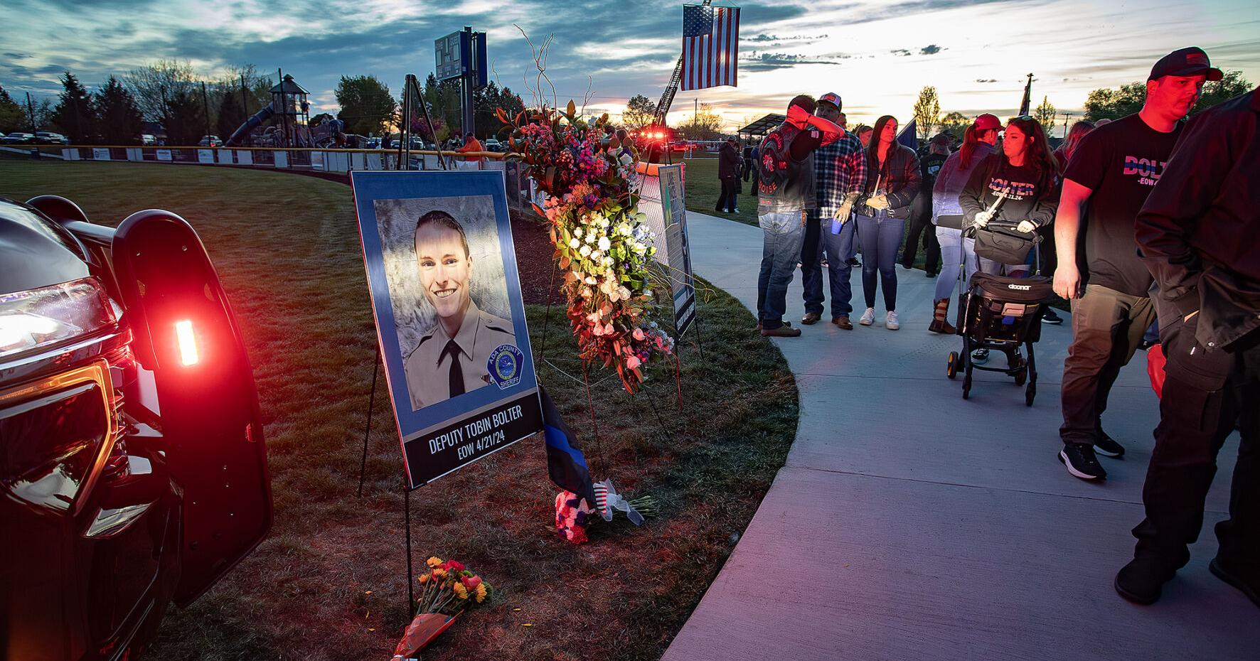 'He smiled all the time': Hundreds turn out for vigil to remember fallen Ada County Sheriff's deputy - Vimarsana News