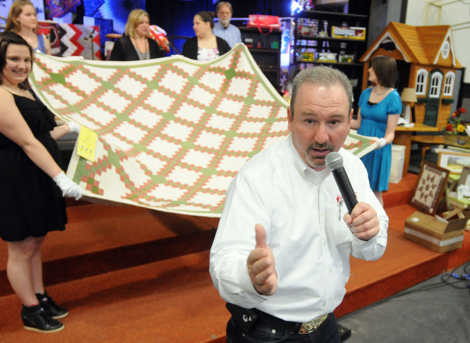 Greenleaf Friends Academy hosts 63rd annual Quaker Village Auction Members