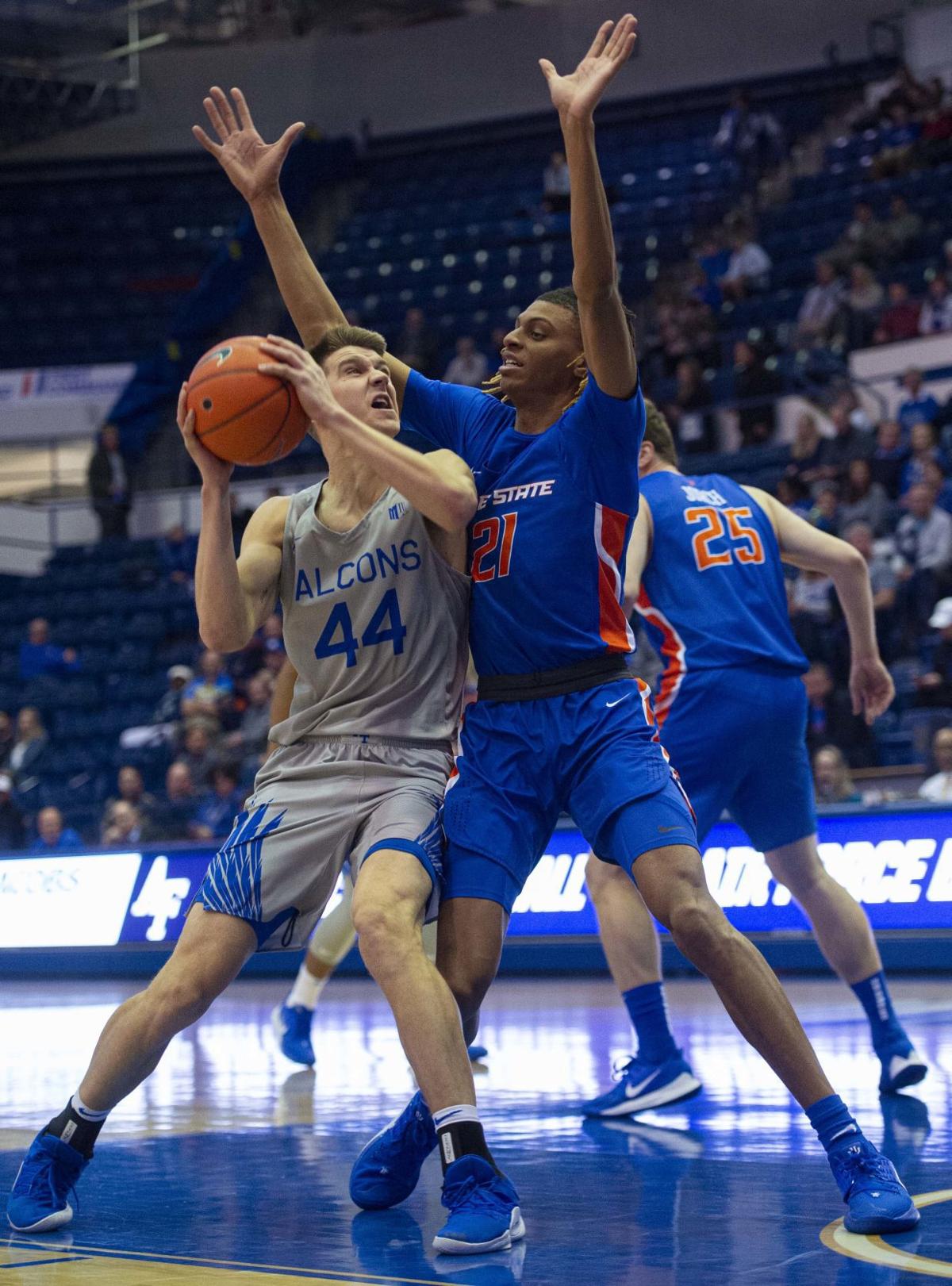 Leon Rice earns first career ejection as Broncos suffer frustrating loss at Air Force | Boise ...