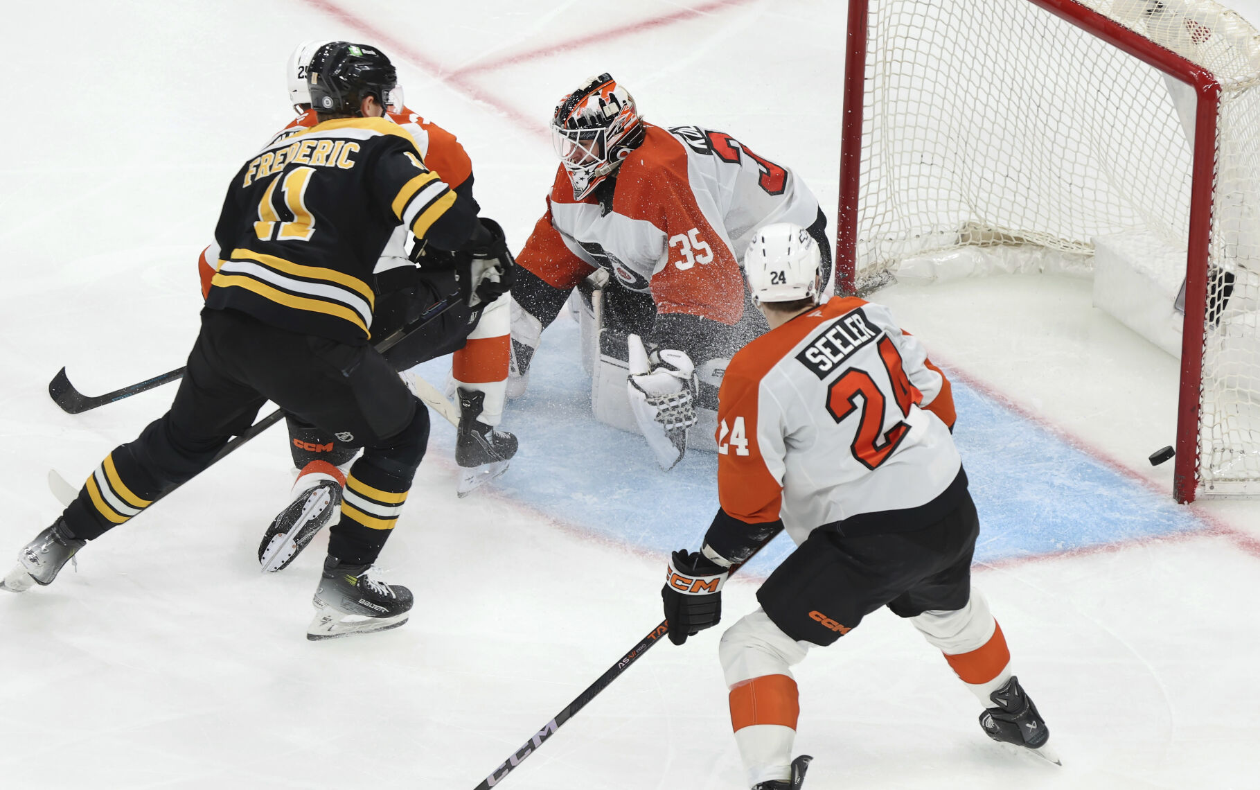 Zacha Scores In Overtime As The Bruins Rally Past The Flyers For Their ...