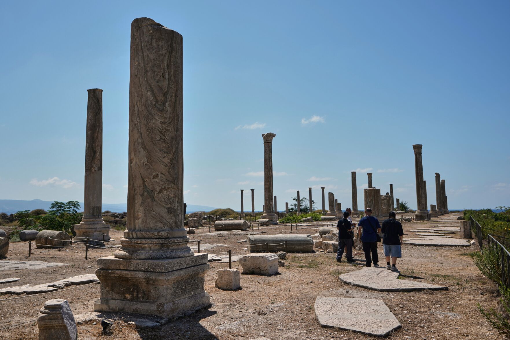 Photos of divers exploring Tyre's ancient ruins after the Israel