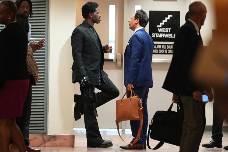 Ex-NFL star Antonio Brown's hearing for expected plea deal in attempted ...