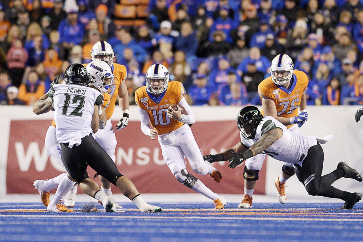 Photos Boise State Remains Perfect With 59 37 Win Over Hawaii Boise State Football Coverage Idahopress Com