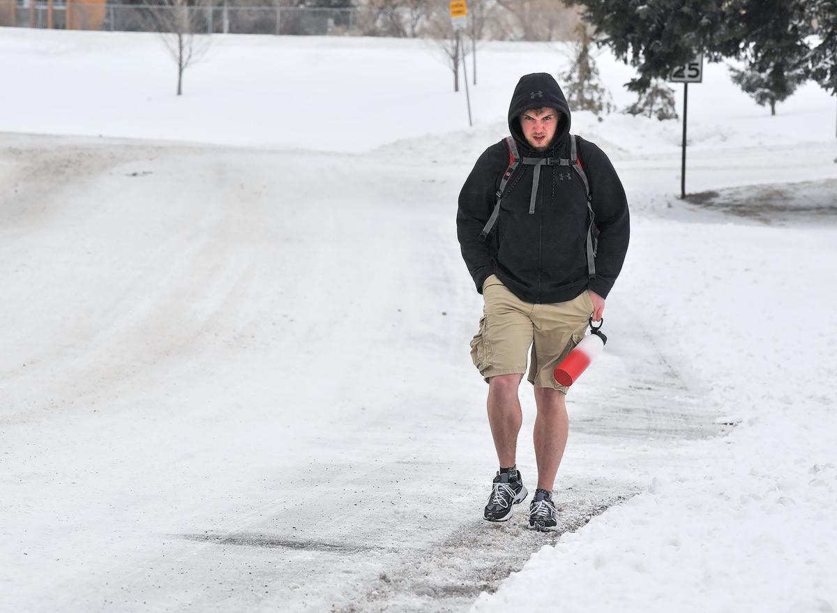 Big Snowstorm Closes Schools Shuts Down Roads Throughout East