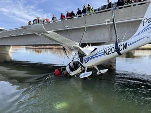 Pilot walks away with minor injuries after plane crashes into Snake River near Blackfoot