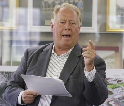 Dell Loy Hansen gesturing
