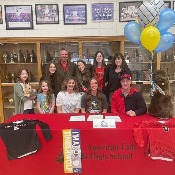 American Falls volleyball player Emma Barclay indicators with Blue Mountain CC | Preps