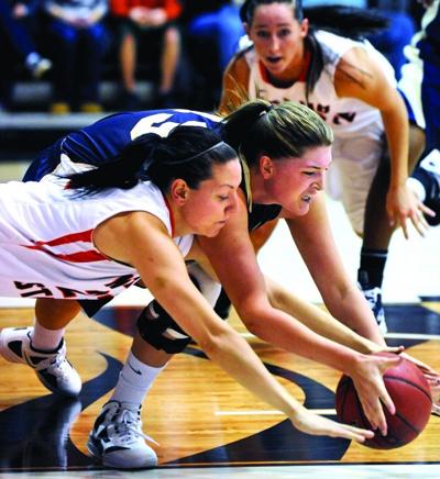 Undefeated No More Msu S Bussey Scores 41 To Hand Isu Women First