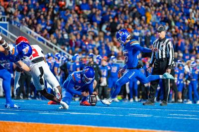 MC_FB_vs_NewMexico_0296.jpg