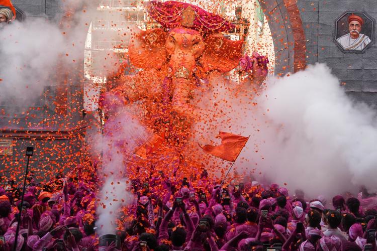 India celebrates the elephant-headed god Ganesha, in photos