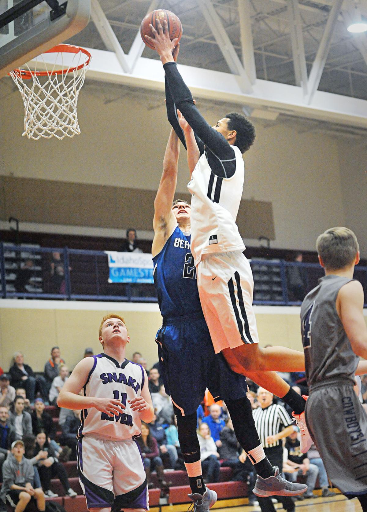 Hs Bball District 5 S Best Put On A Show In Monday S All Star