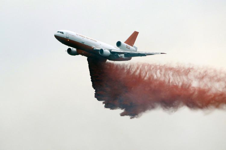 DC-10 air tanker