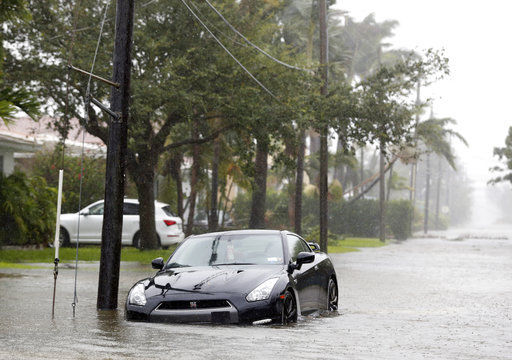 Hurricane Irma pummels Florida; 'This one scares me'