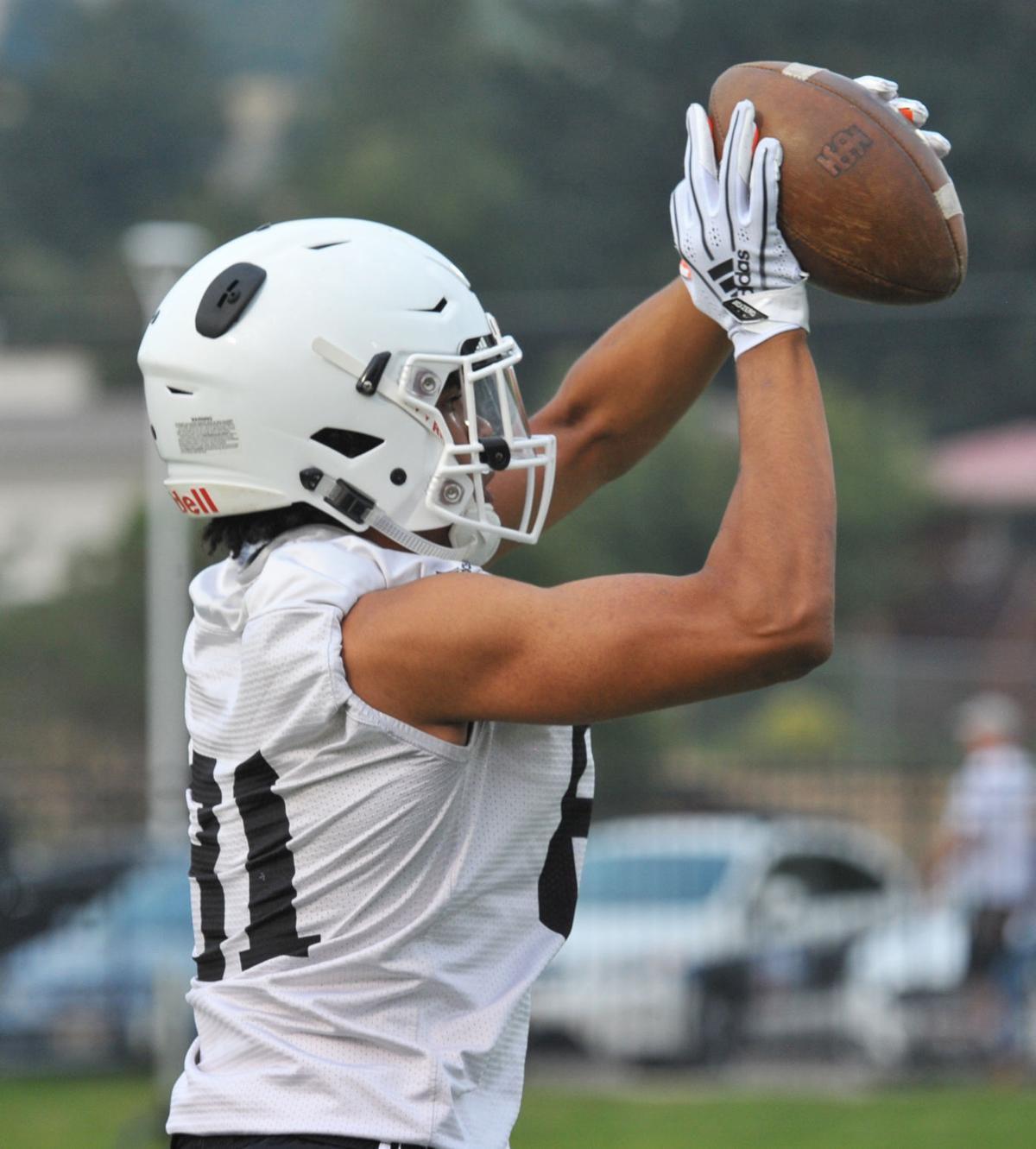 Isu Football Notebook Week 1 2 Deep Features Many Freshmen First