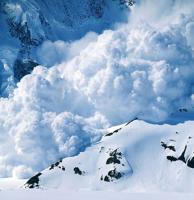 Avalanche kills snowmobiler near Island Park, three others survive