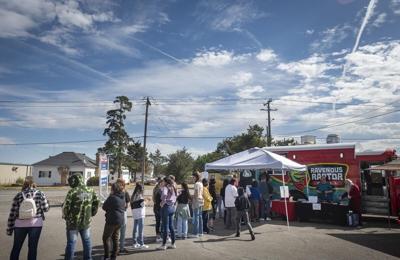 Students start up a food truck