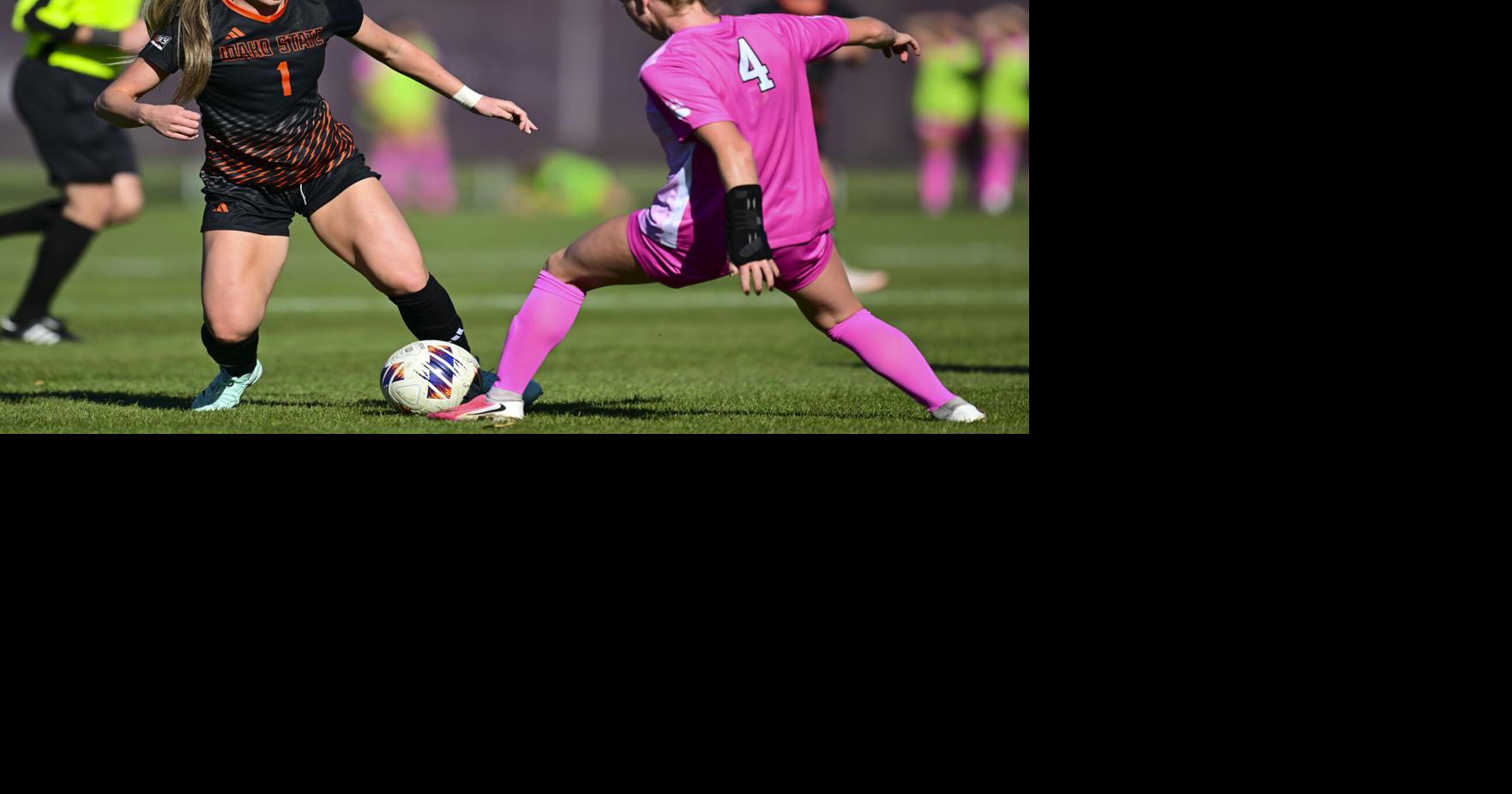 ISU soccer shuts out Montana, Portland State on the road