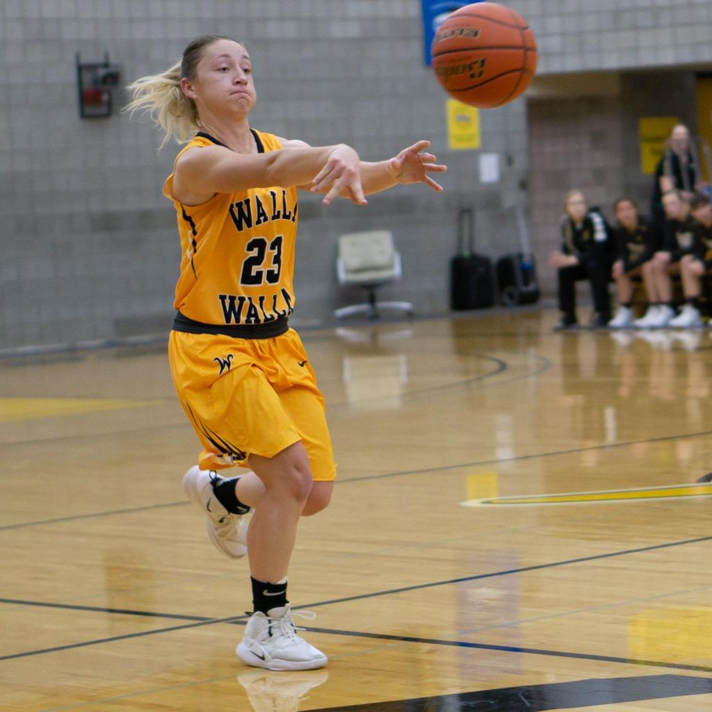 Prep Stars In College Mckenzie Gunter Serving As Walla Walla S Do