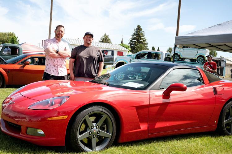 2025-ISJPizzaRunCarShowJeffJustinHansen7498.jpg