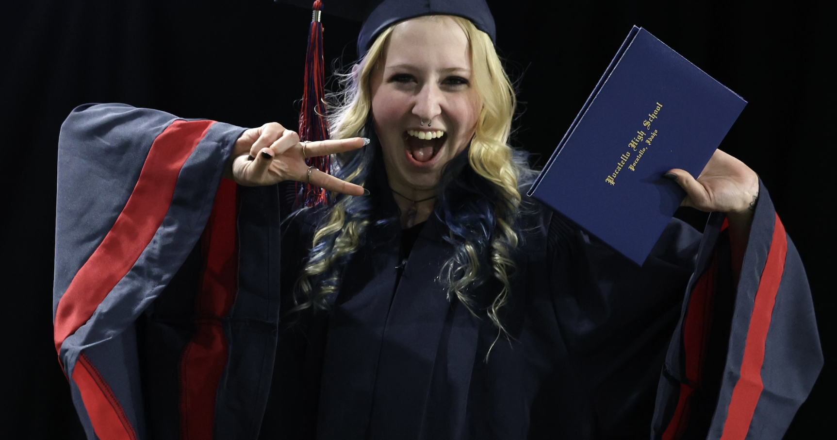 SEIZE THE DAY: Hundreds of School District 25 high school seniors receive diplomas - Vimarsana News