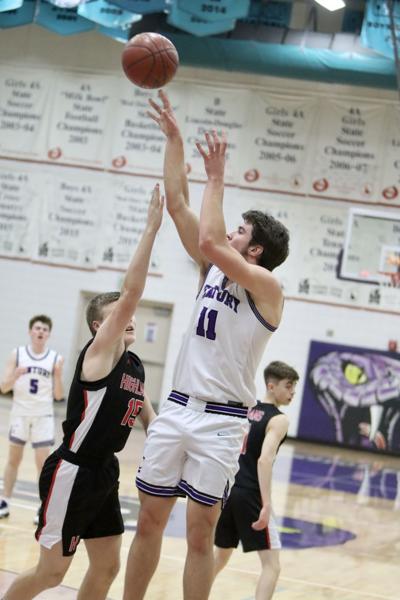 Bruin Fleischmann Century Boys baksetball