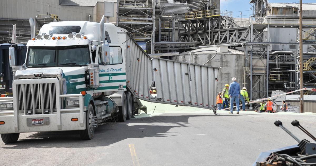 Officials say truck struck at Simplot rail crossing rolled through stop ...