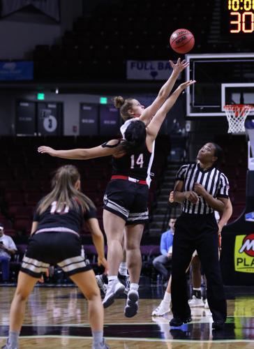 Jump ball start of game.jpg