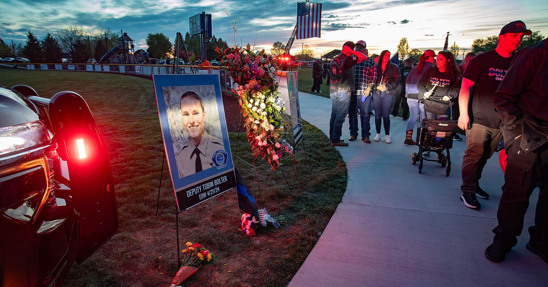 'He smiled all the time': Hundreds turn out for vigil to remember fallen Ada County Sheriff's deputy - Vimarsana News