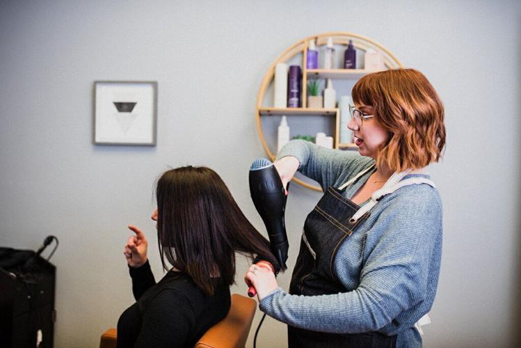 Top 76 + Hair stylist salary ontario canada polarrunningexpeditions