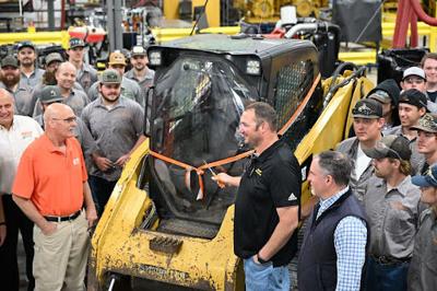 kiewit_ribbon_cutting _1_