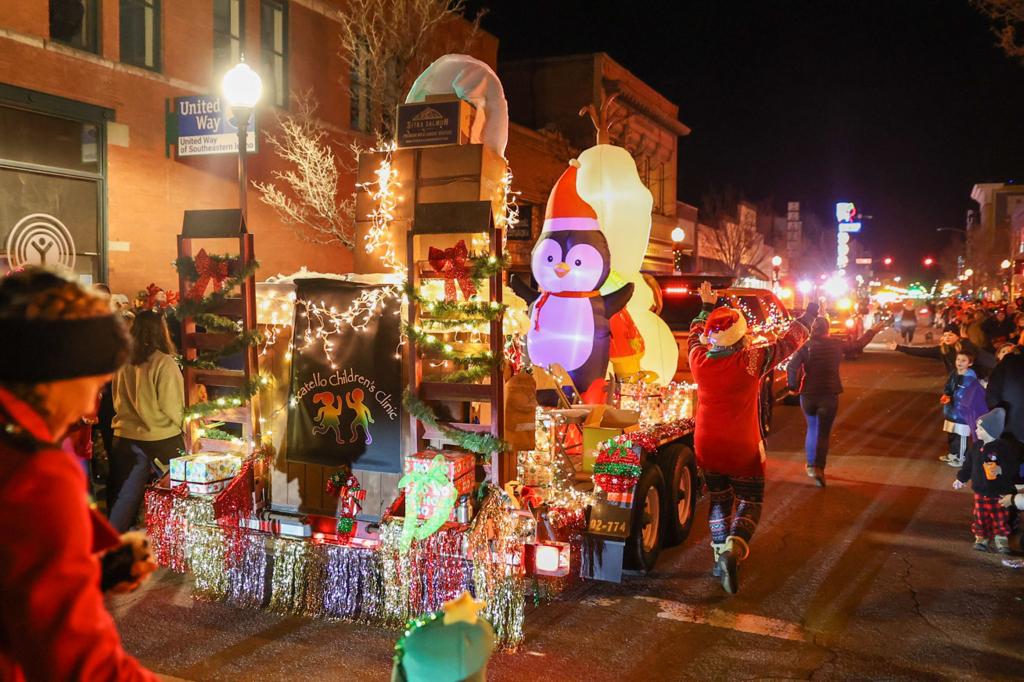 Charlottesville Va 2022 Christmas Parade Photo Gallery: Downtown Pocatello Christmas Parade | Freeaccess |  Idahostatejournal.com