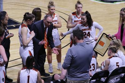 Idaho State women's basketball huddle Seton Sobolewski.jpg